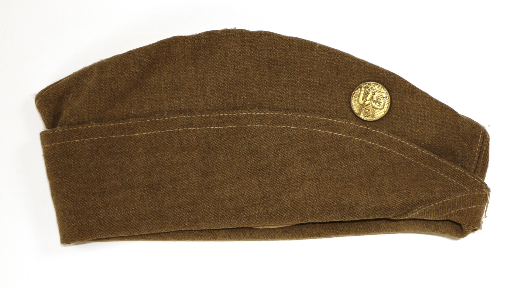 Modern photograph of a WWI U.S. soldier uniform cap